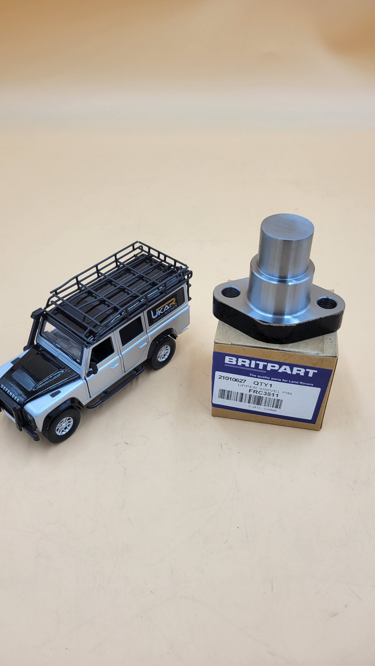 LR DEFENDER up to -93 Upper Pin for Swivel Housing FRC3511