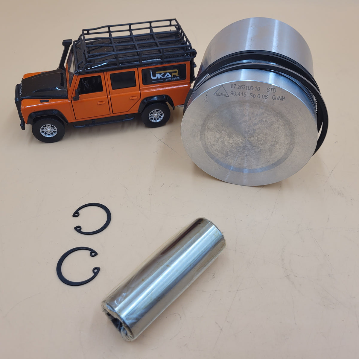 LR DEFENDER Piston for 2.5 Petrol Standard BR3657