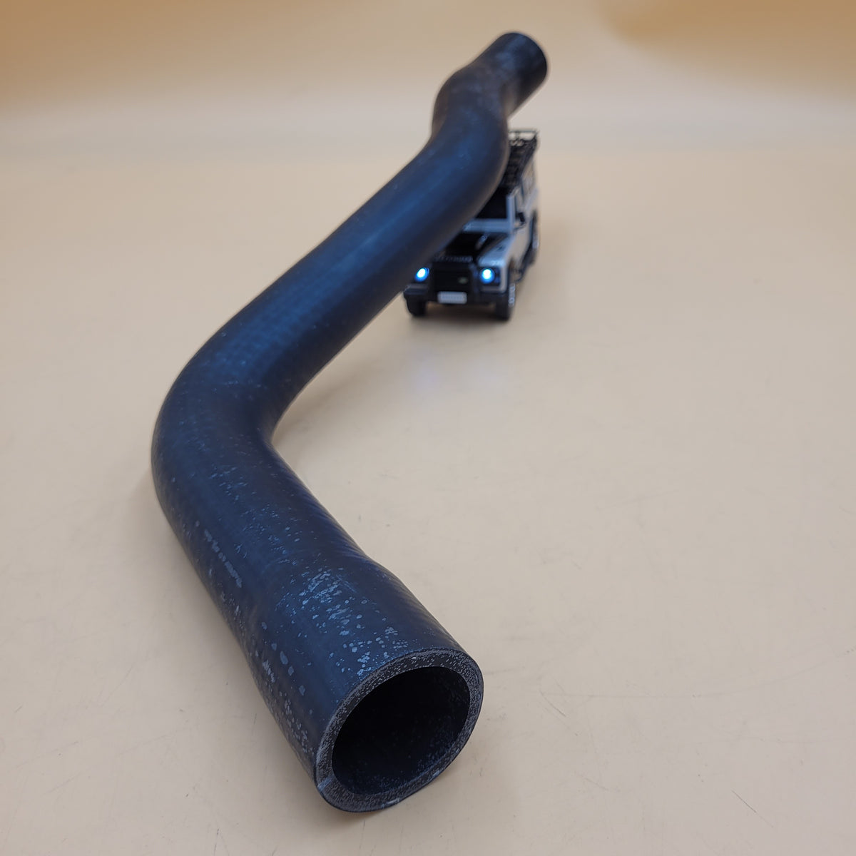 LR DEFENDER Petrol & 2.5TD Upper Top Radiator Coolant Hose ESR2125