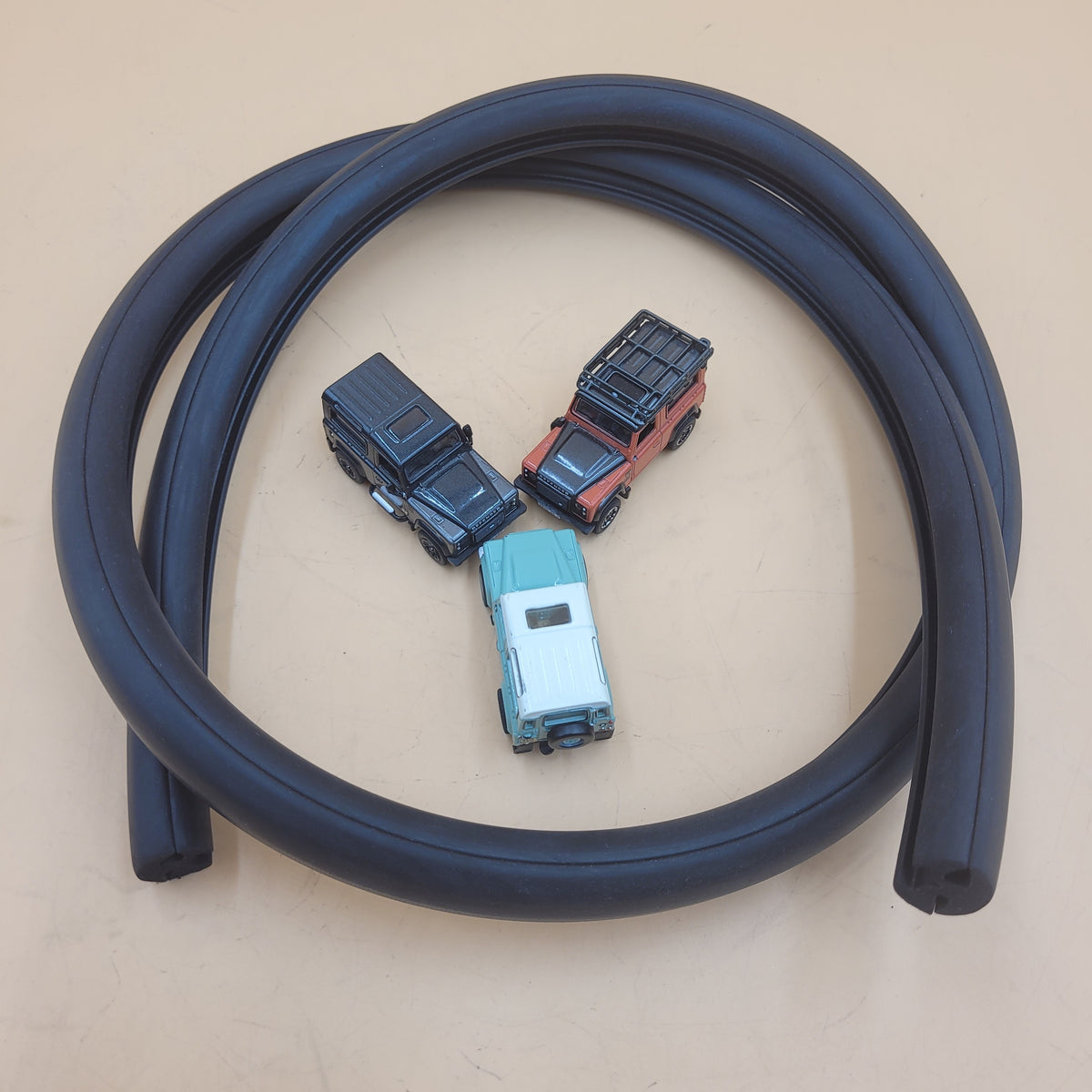 DEFENDER 07-16 Weatherstrip Part LR012213