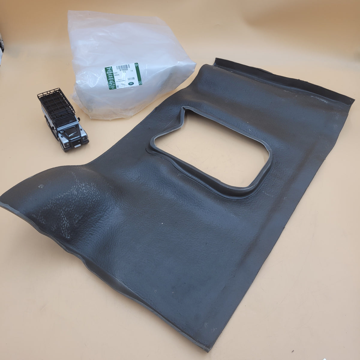 DEFENDER -06 Rubber Transmission Tunnel Cover Mat GENUINE Part BTR9320LR