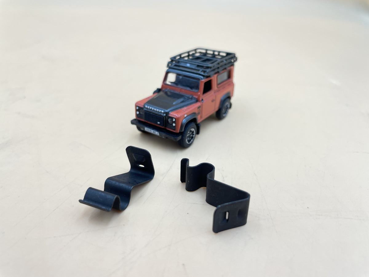 LR DEFENDER -06 Clip Set of 2 Part 13H7343L