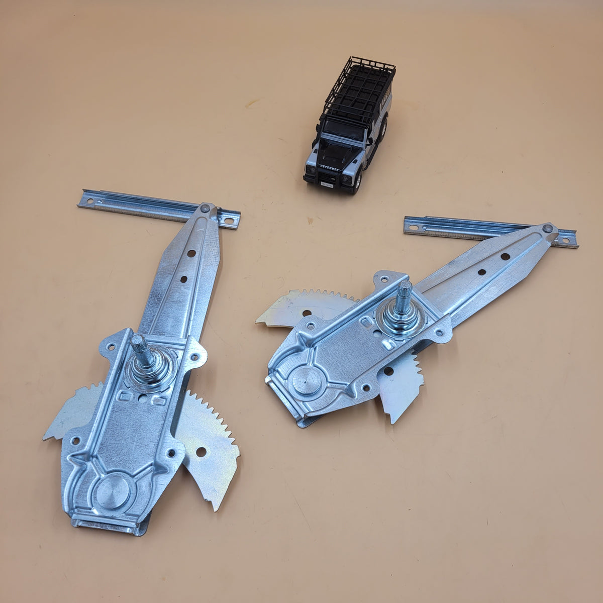 LAND ROVER DEFENDER RH and LH HAND REAR DOOR MANUAL WINDOW REGULATOR