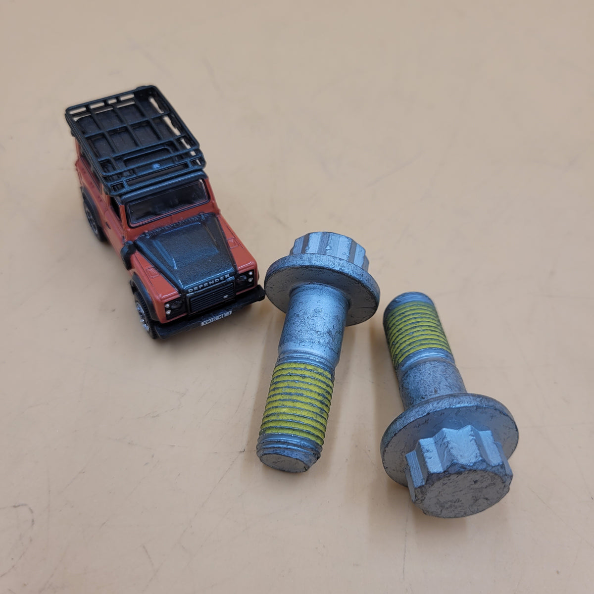 LR DISCOVERY III IV RR L322 Rear Brake Caliper Carrier Bolt SYG000013 SET X2