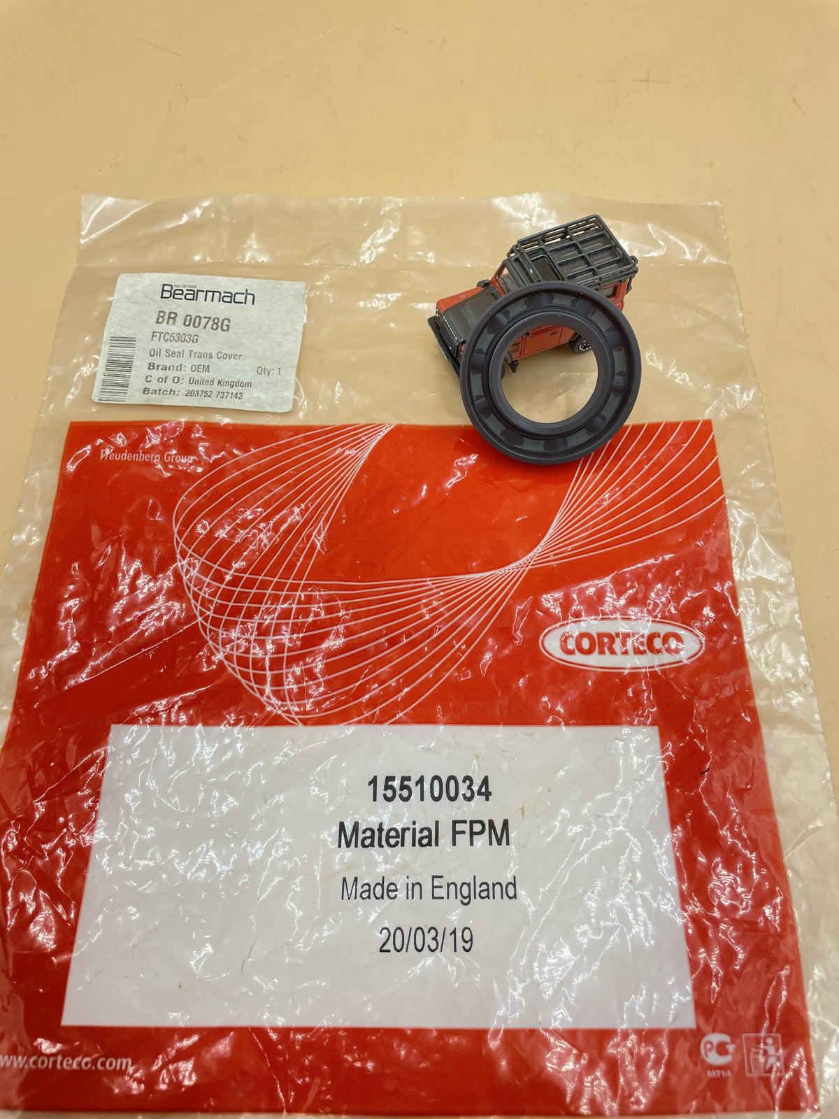 LR DEFENDER RRC Primary Pinion Shaft Oil Seal for LT77 and R380 Gearbox FTC5303G