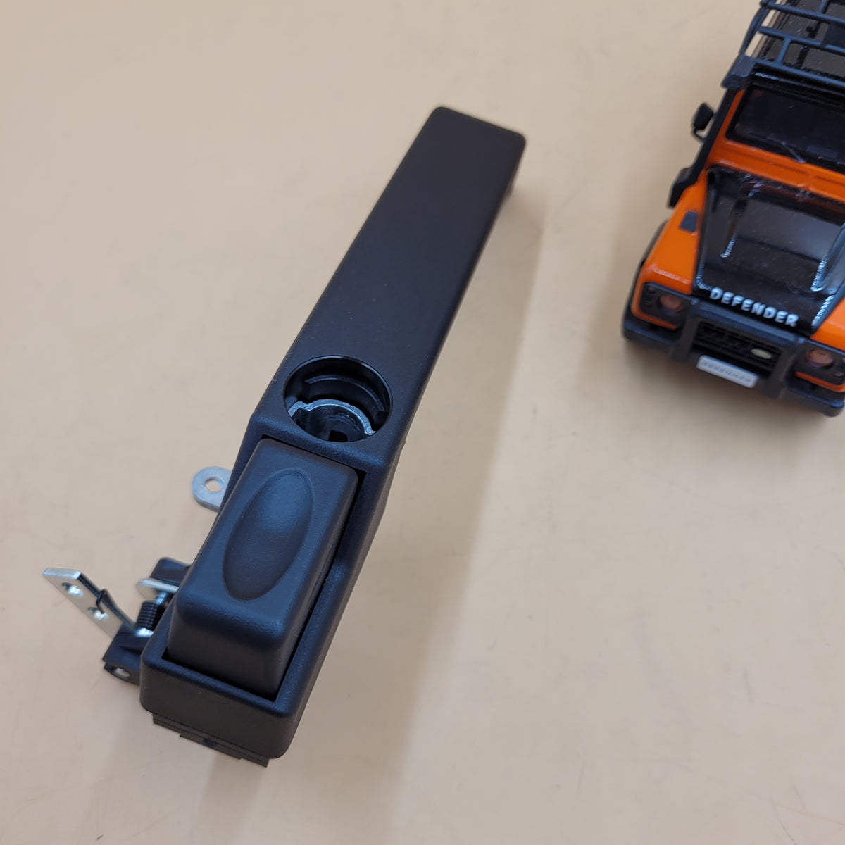 LR Defender 02- Front Right Matt Black Door Handle Part LR066528