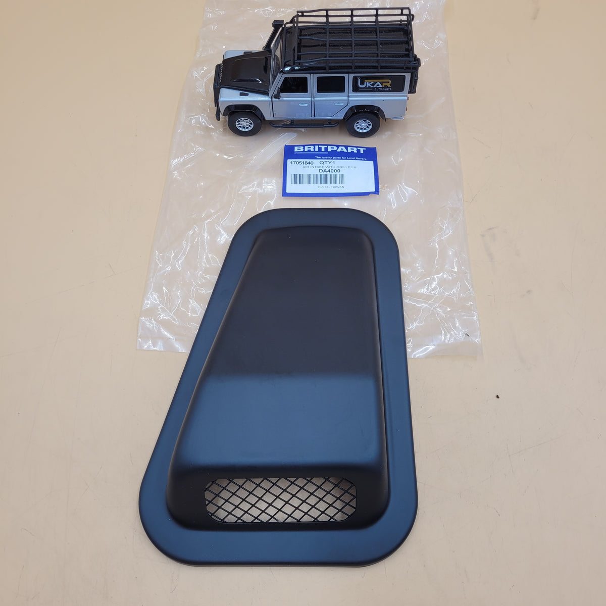 Land Rover Defender raised wing top air intake grill black metal left DA4000