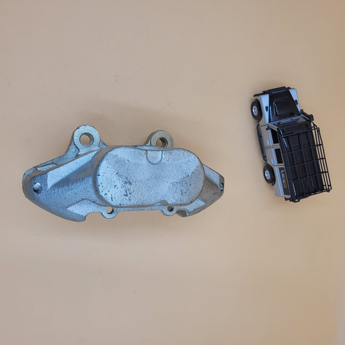 LR DISCOVERY I Front Left Brake Caliper with Non-Vented Discs STC1963R