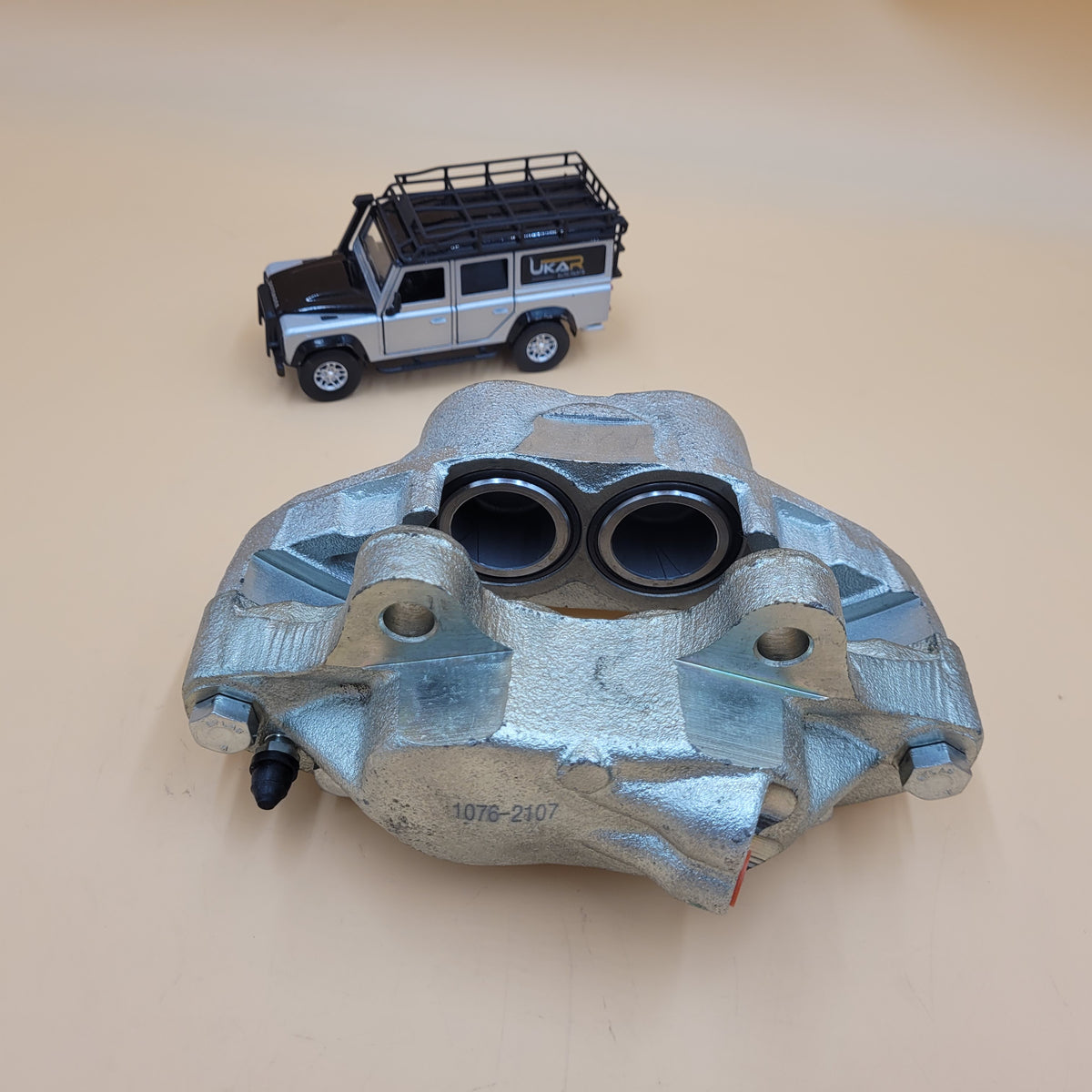 LR DISCOVERY I Front Left Brake Caliper with Non-Vented Discs STC1963R