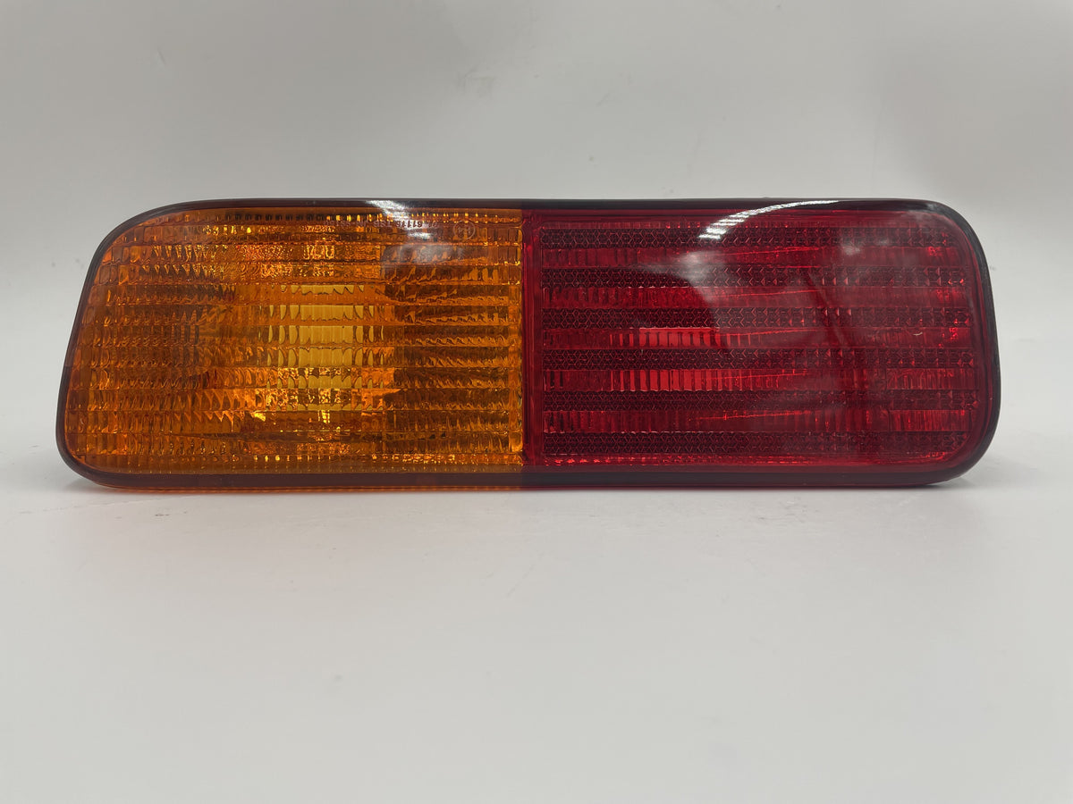 Land Rover Discovery 2 1999-2002 RH / Passenger Rear Bumper Light XFB101480