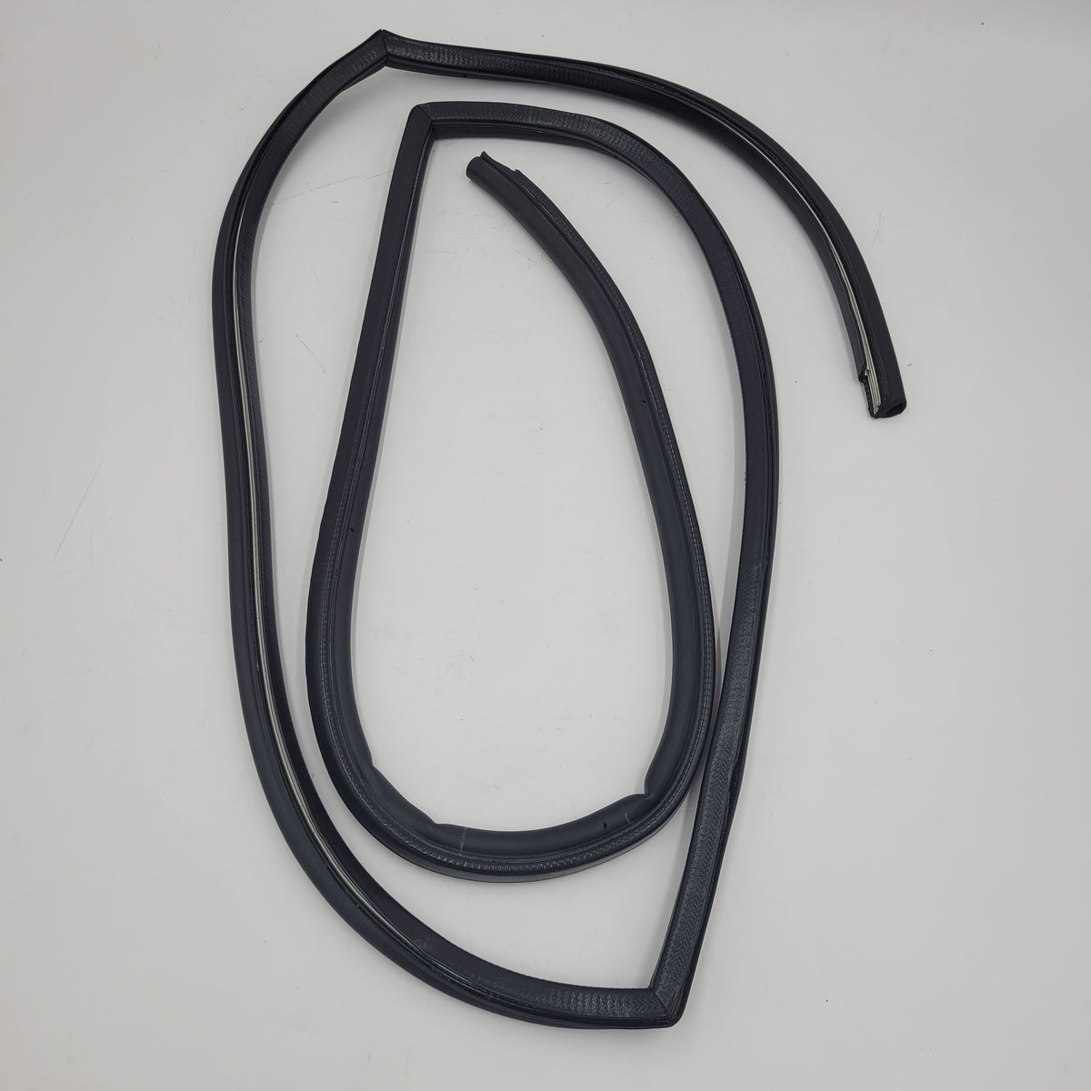 LR DEFENDER -16 Rear Right Door Seal LR077684