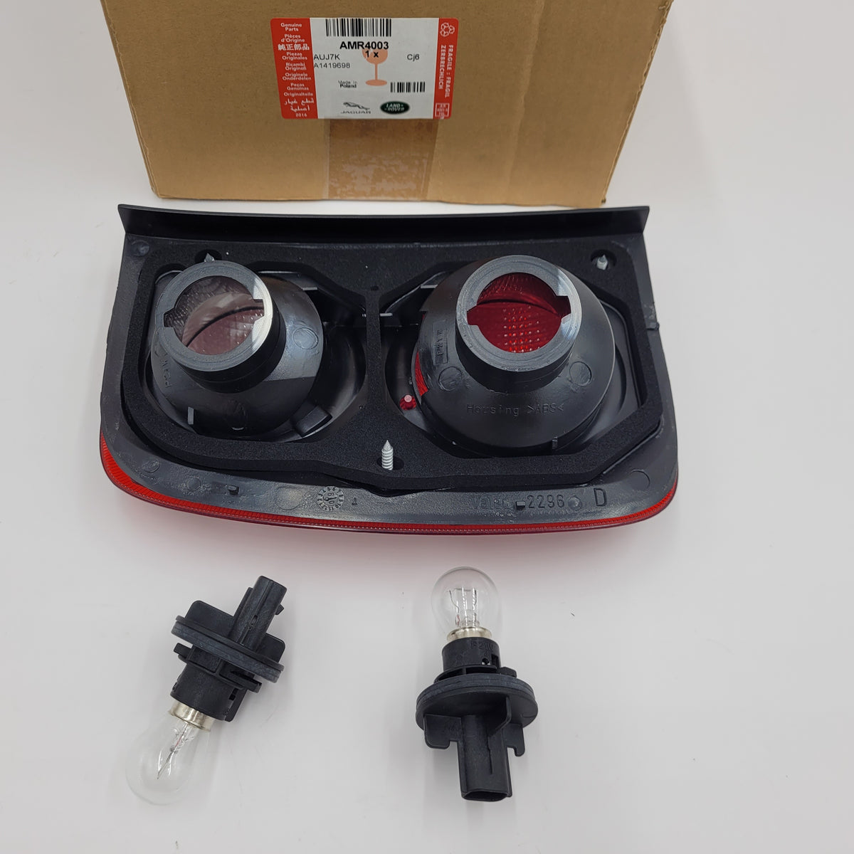 Rear Fog/Reverse Lamp Assembly Part AMR4003Genuine