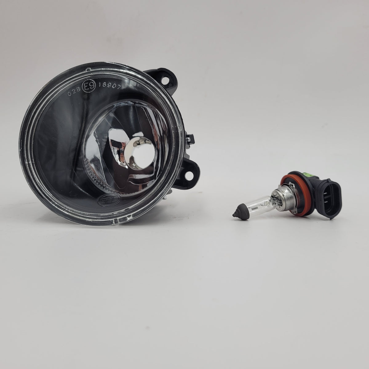 LAND ROVER DISCOVERY 3/LR3 2004-2009 FOG LIGHT LH NEW GENUINE PART XBJ000090