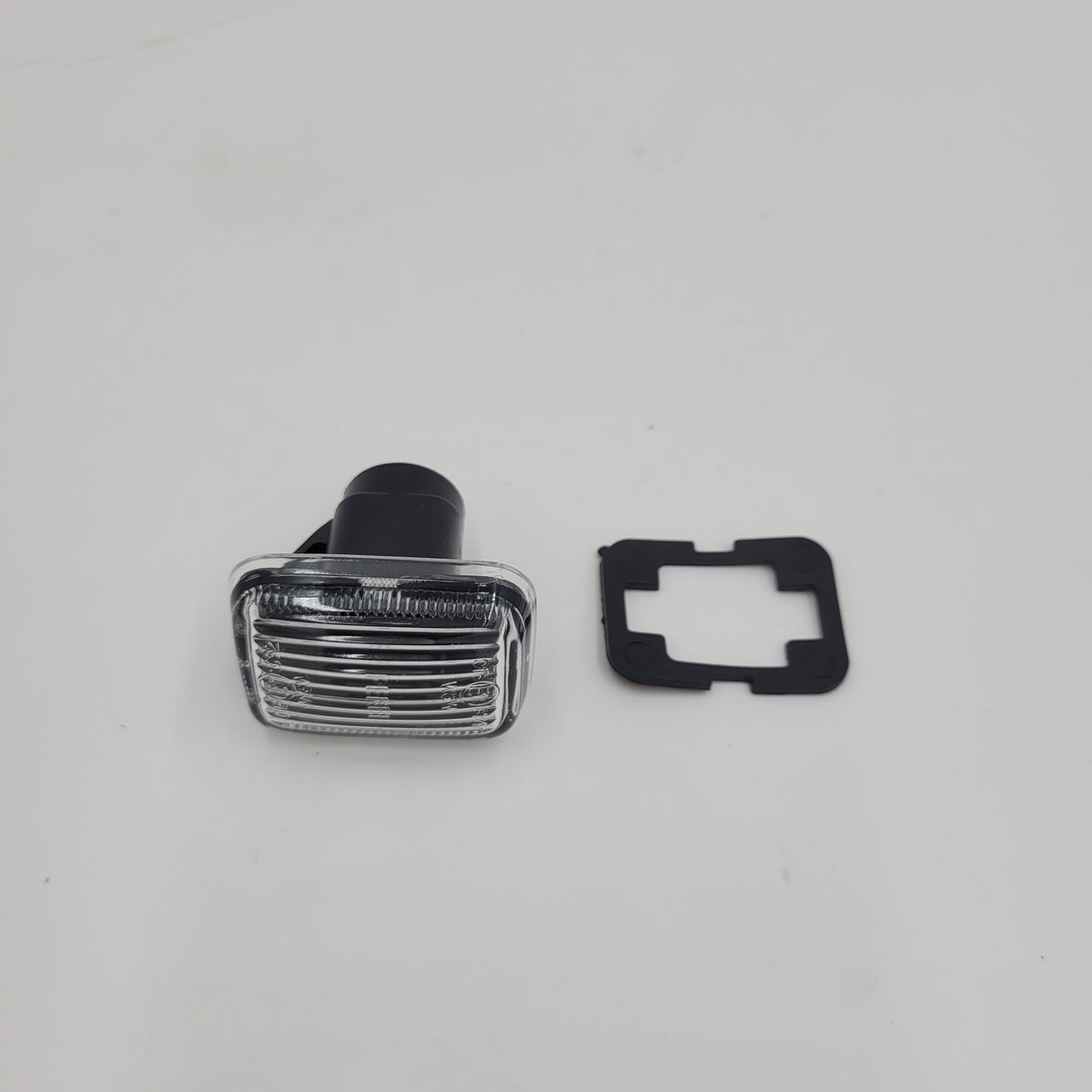 Range Rover P38 94-99 Clear Side Repeater XGB000020G