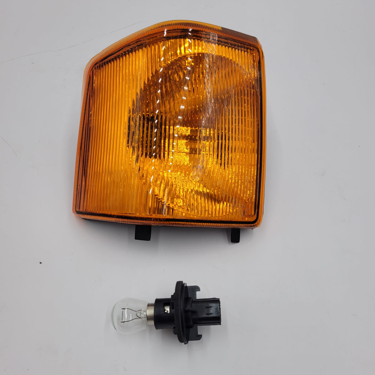 LR DISCOVERY I Front Right Hand Orange Indicator XBD100760