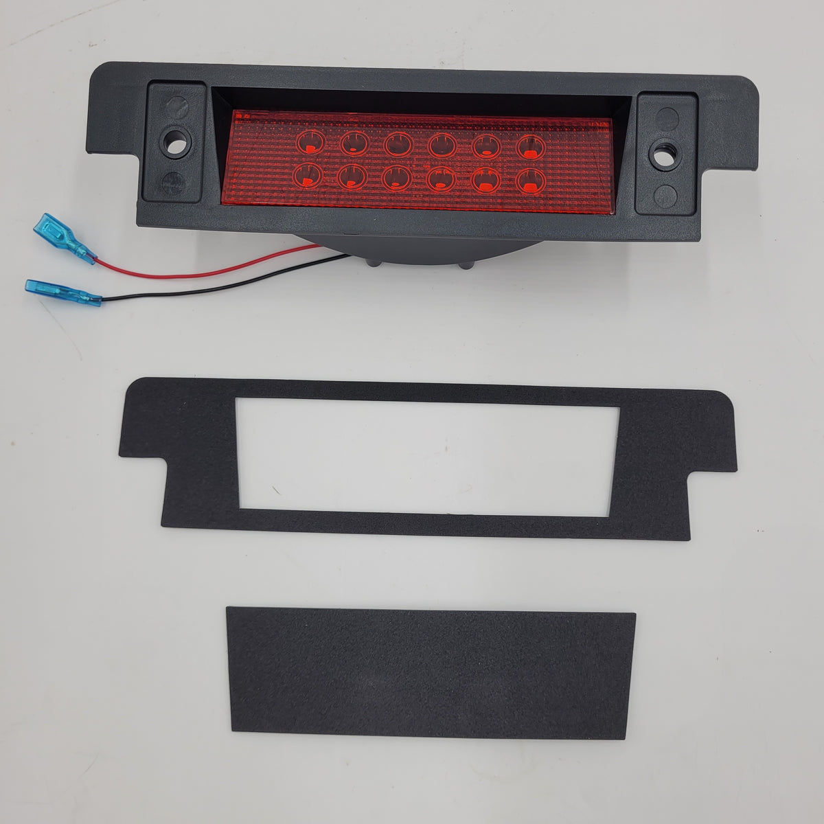 LR DEFENDER -16 / DISCOVERY I/II Rear High Level Stop Lamp RED LR044451LEDUK