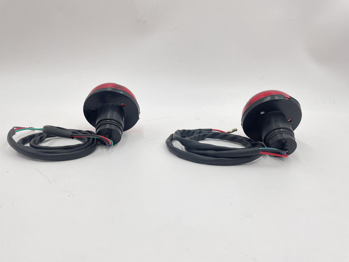 LAND ROVER DEFENDER SET OF TWO (2) REAR TAIL STOP SIDE LIGHT LAMP, PART RTC5523