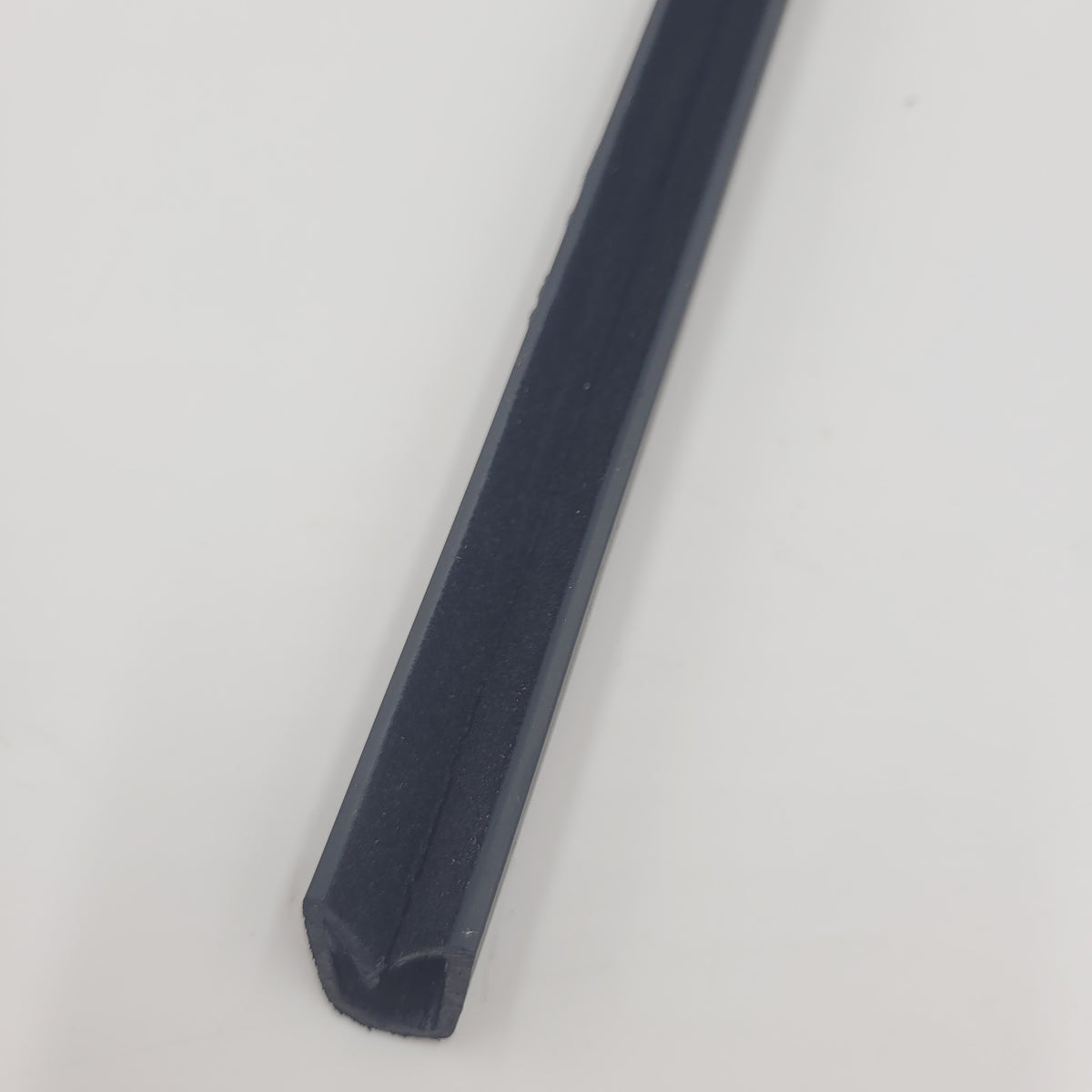 Defender 90 & 110 1987 to 2016 Front Door Window Channel Top Felt LR023887 / MXC5832