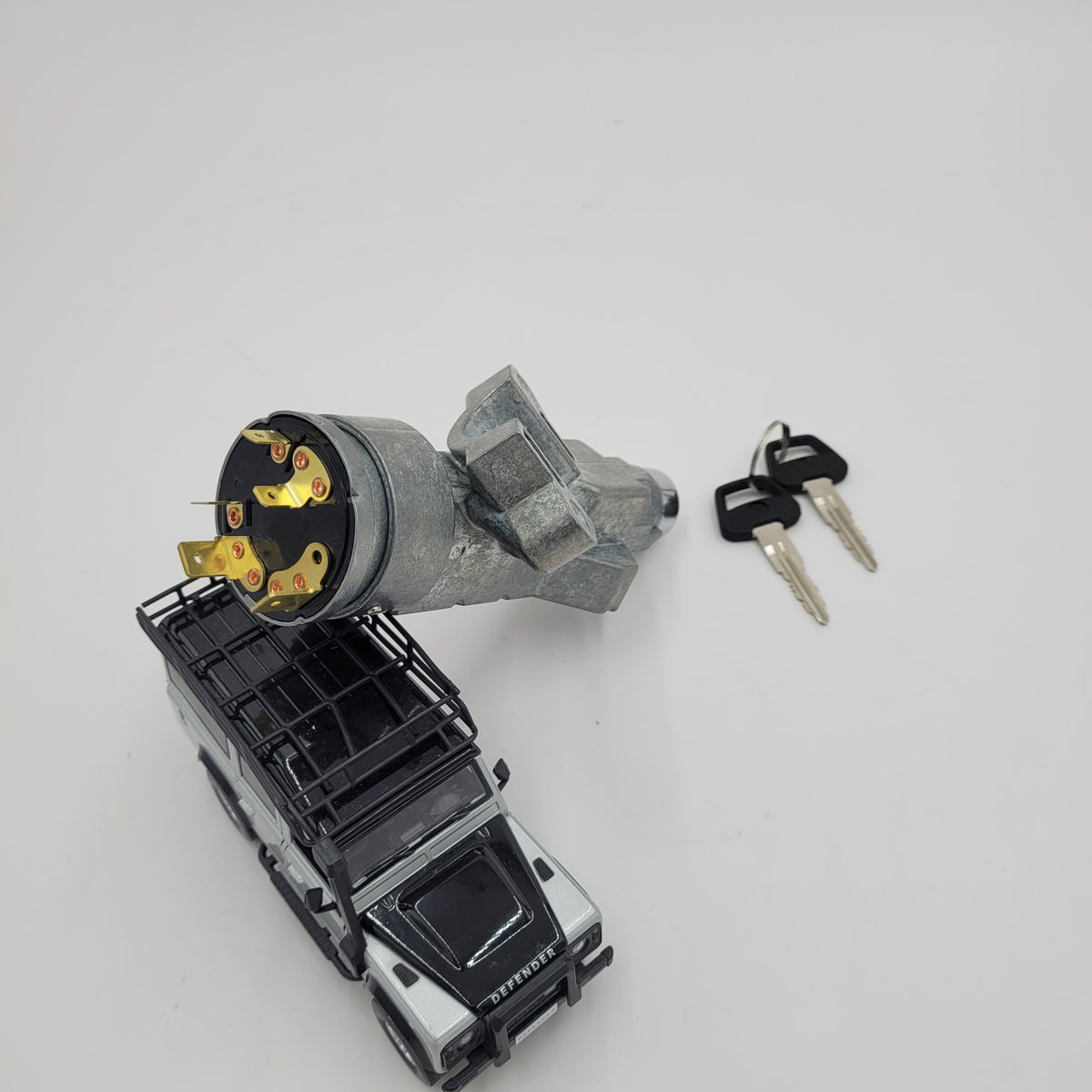 LR DEFENDER -06 Lock assembly steering column QRF100870