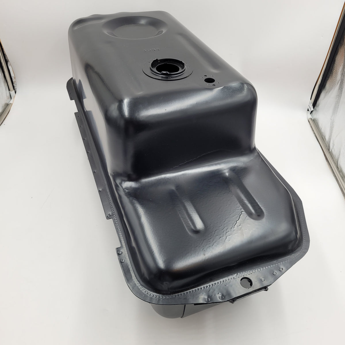 LR DEFENDER 300 TDi Fuel Tank Part NRC9225