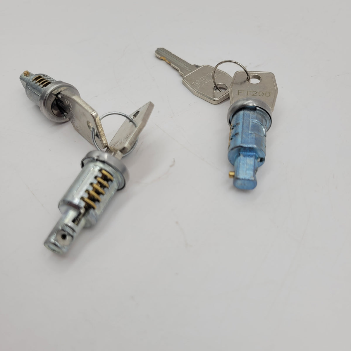 Details about LAND ROVER DEFENDER 90 1983-1990 DOOR LOCK 3 BARREL & KEY SET MTC6504