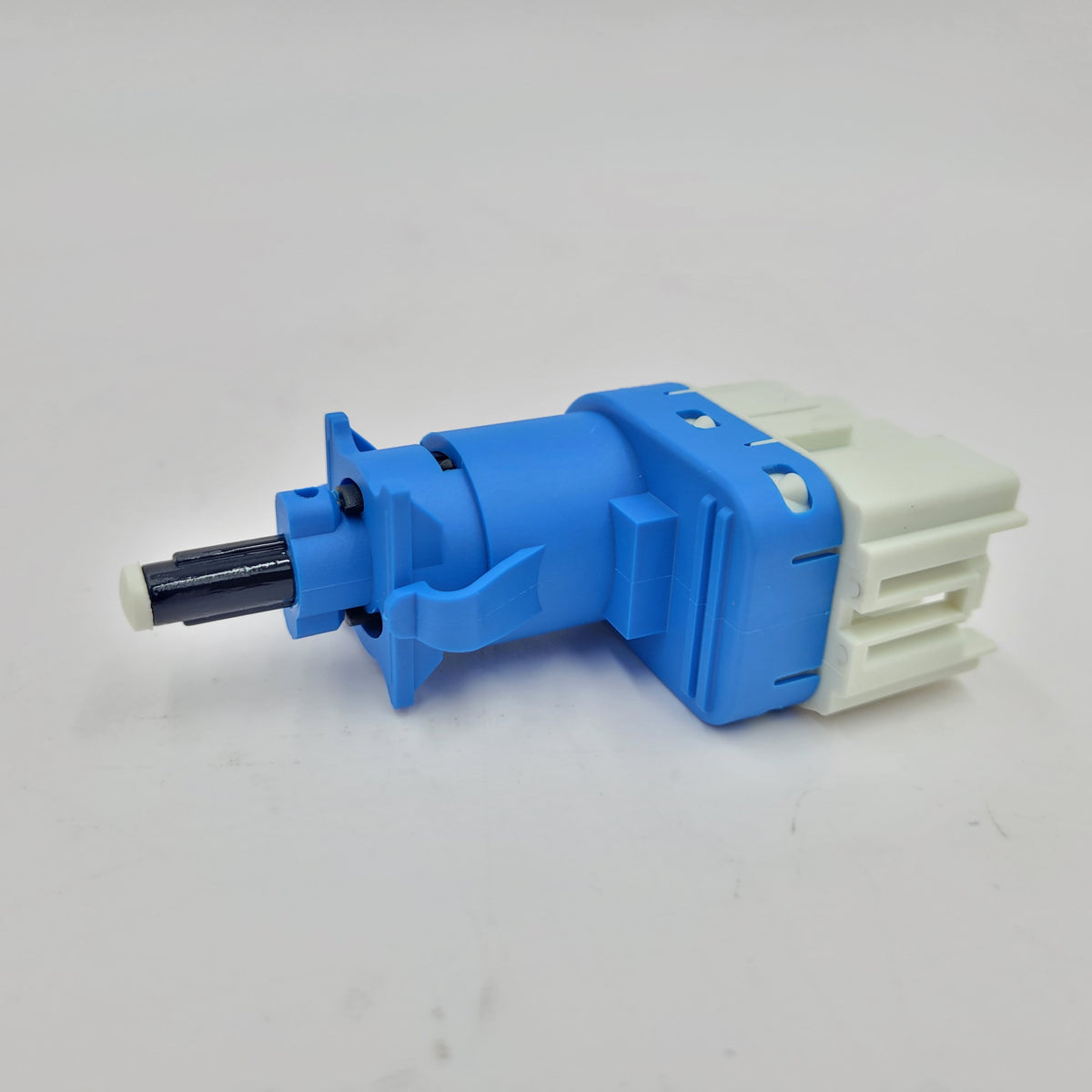Land Rover LR3 / Discovery / Range Sport Switch Assy Brake Stop Light XKB500110