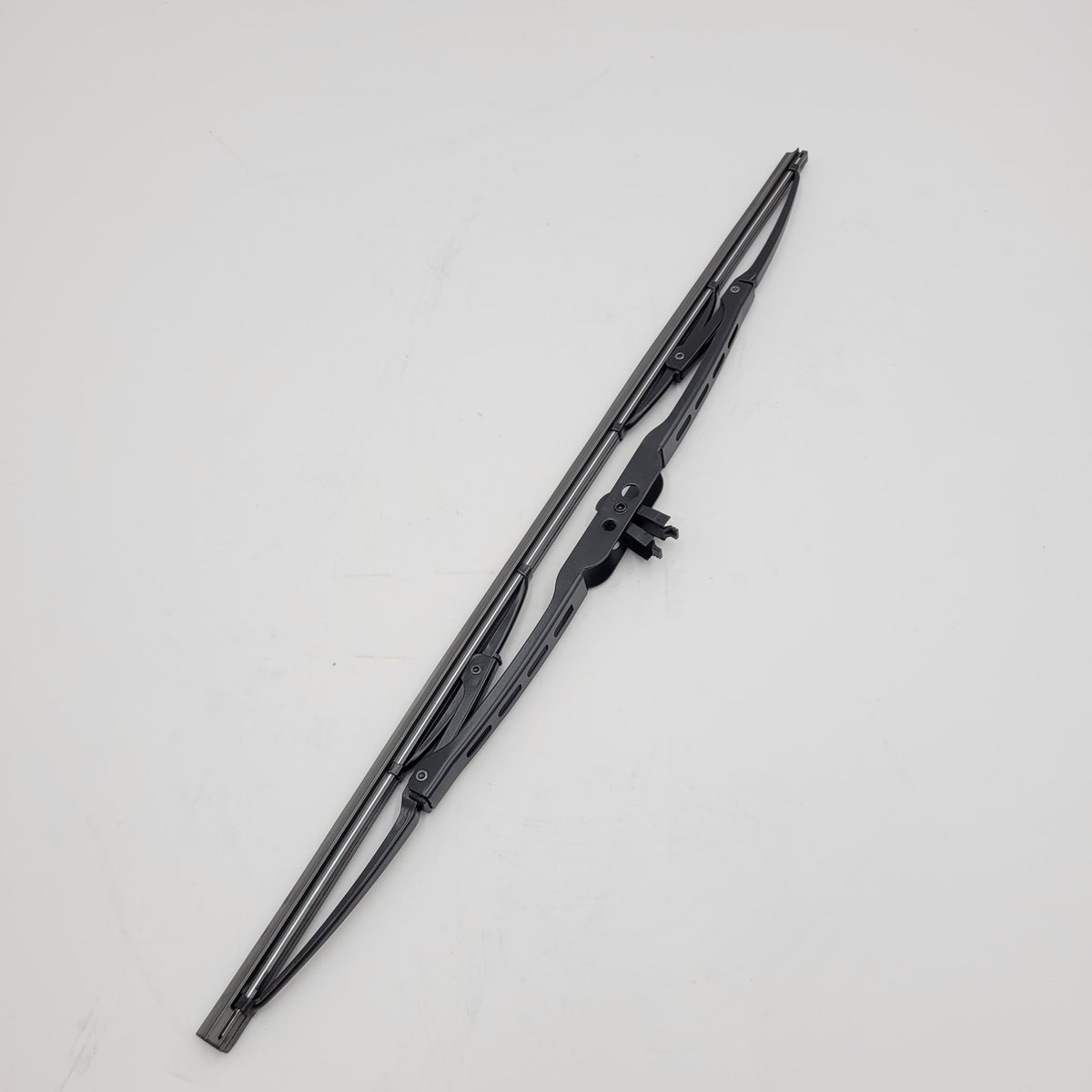 LR DISCOVERY I RR Classic FRONT WIPER BLADE 18" PASSENGER SIDE DKC100920