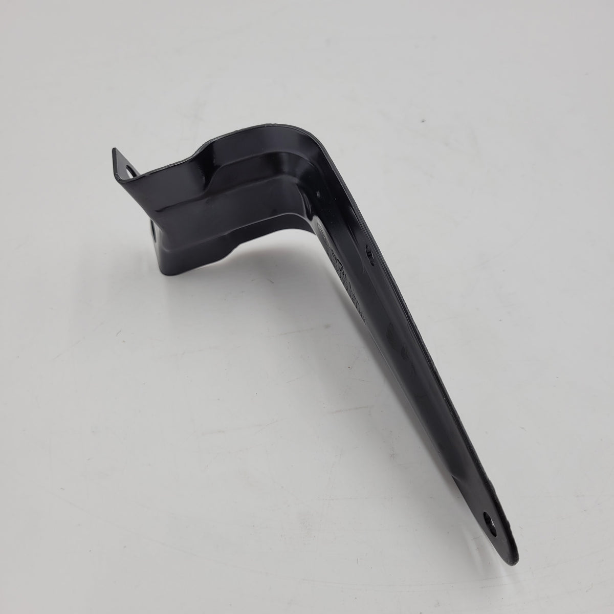 LR DEFENDER -16 Bracket Front Wing Support RH RHD Part LR031497