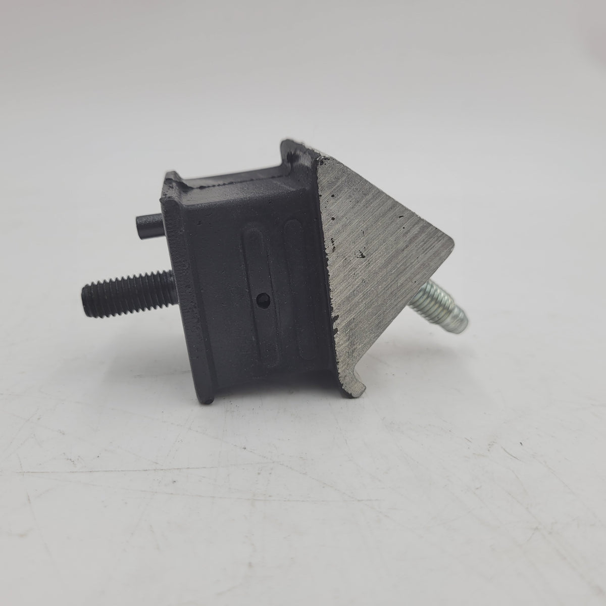 Right Hand Transmission Mount Part KQB500550
