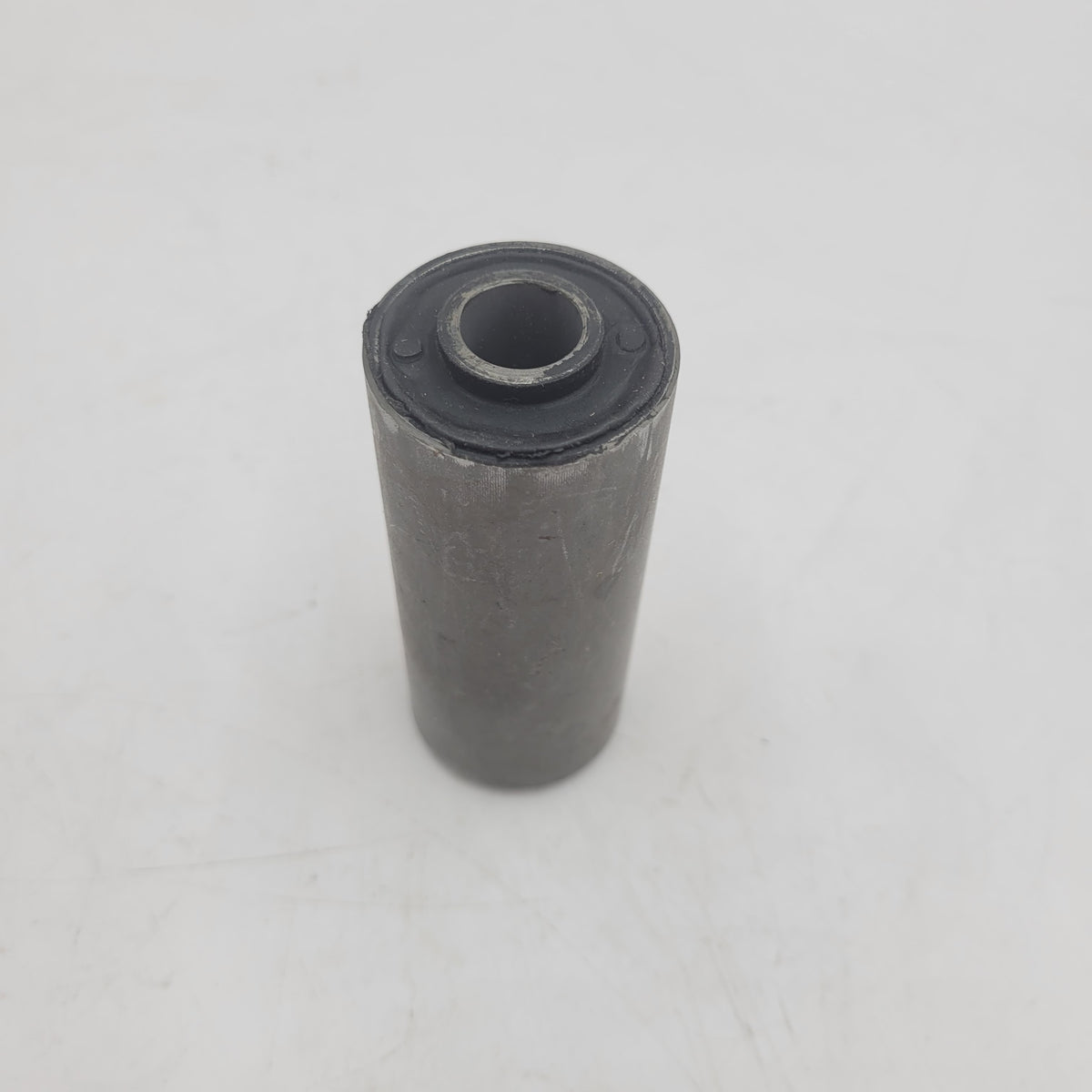 LR SERIES III 109" FRONT CHASSIS BUSH PART 90577434