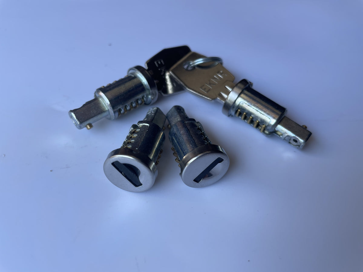 LR Defender -06 MTC6505R Lock Set