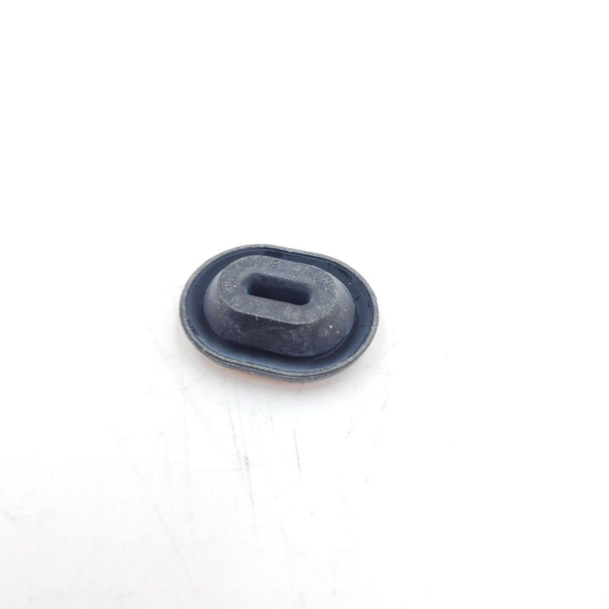 LAND ROVER DEFENDER 2002 ON BULKHEAD WIPER SPINDLE BLANKING GROMMET - LR014315G