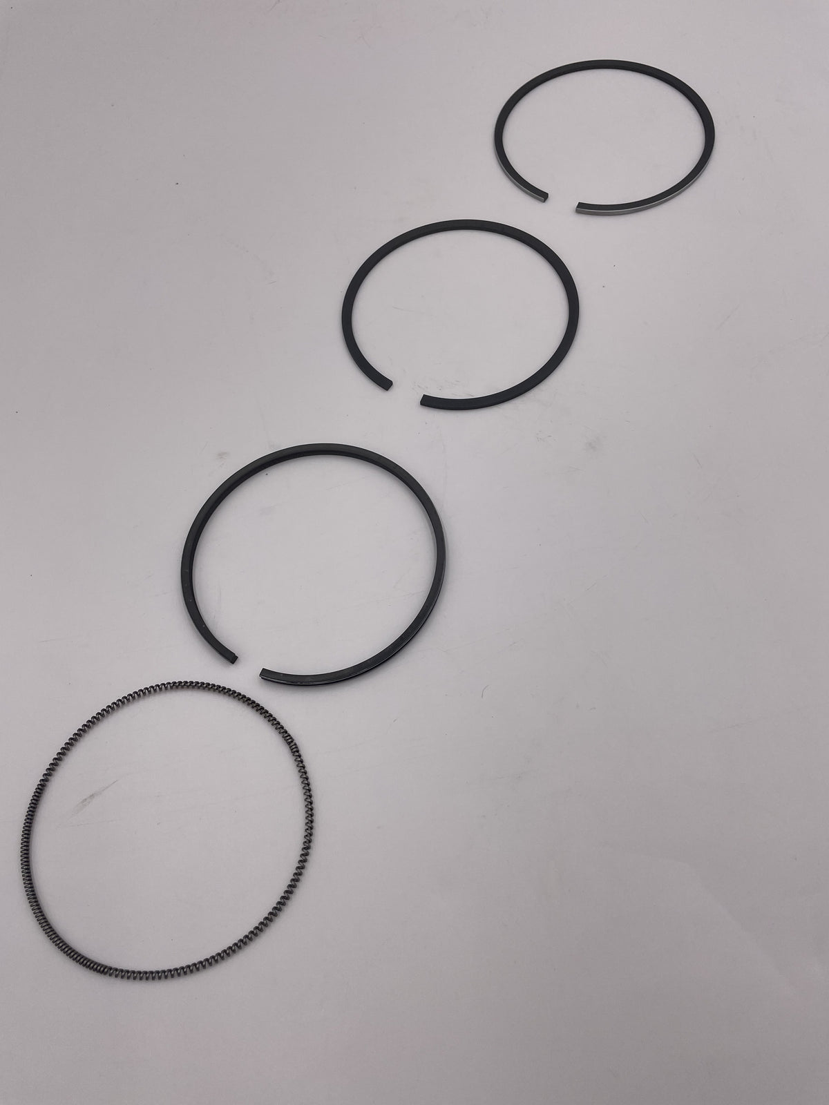LR DEFENDER -06 2.5 Diese 4CYL Piston Ring Set + 20 Part BR1285R / RTC477820