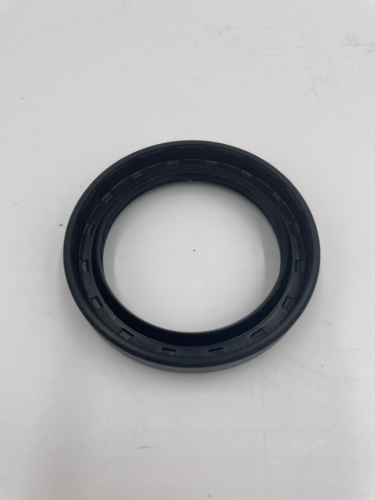 Land Rover Discovery 1 / Defender / Range Rover Inner Hub Oil Seal FTC4785