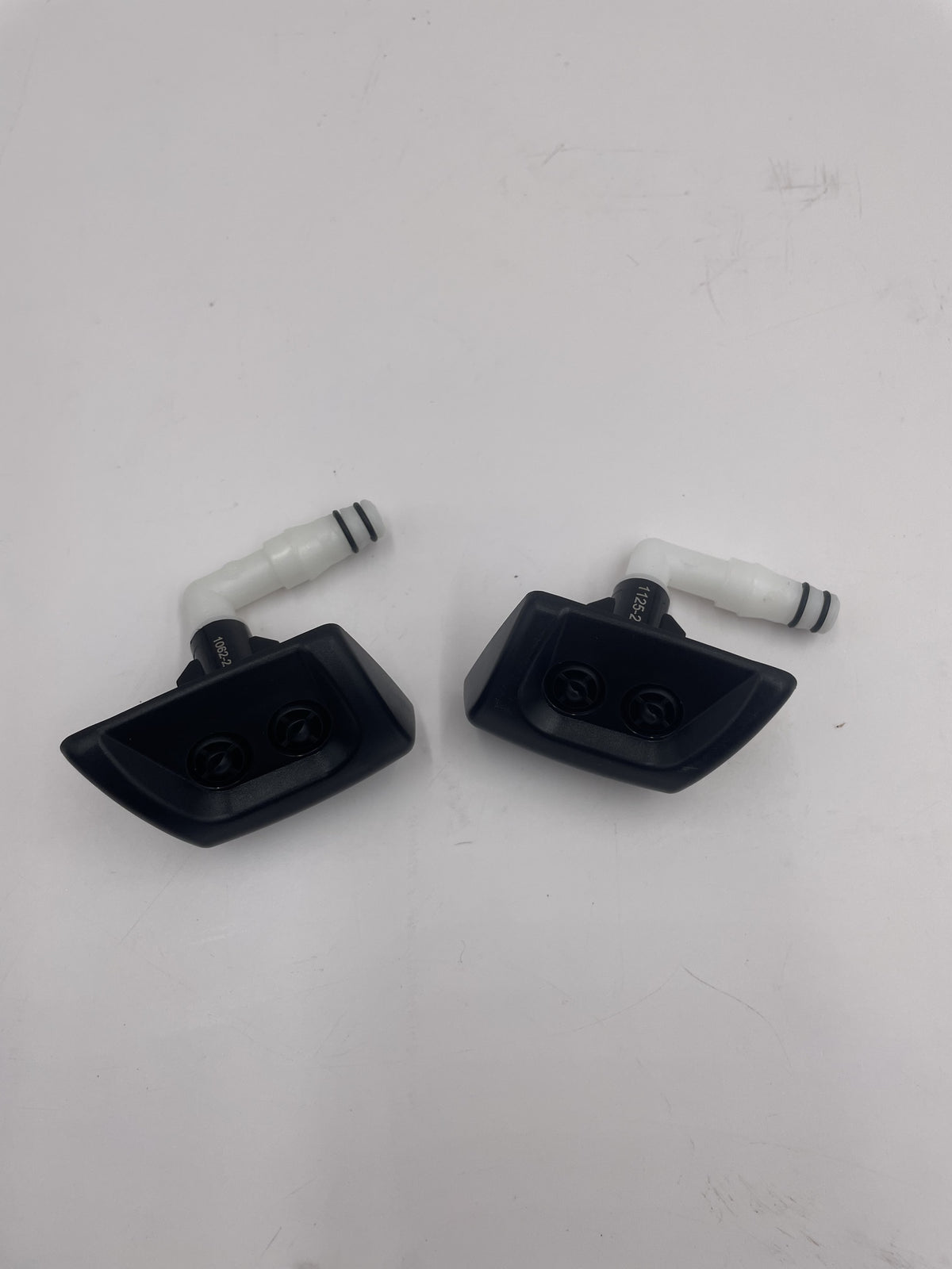 Land Rover / Range Sport 2006-2009 headlamp washer jet left & right set DNJ500100