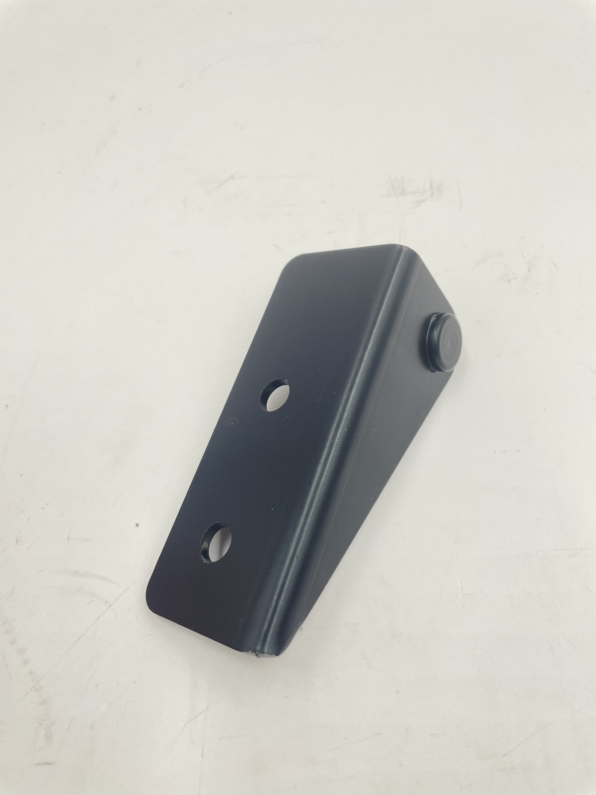 LR DEFENDER From 1A608697 -06 LH Second Row door Check strap Bracket BFU710030