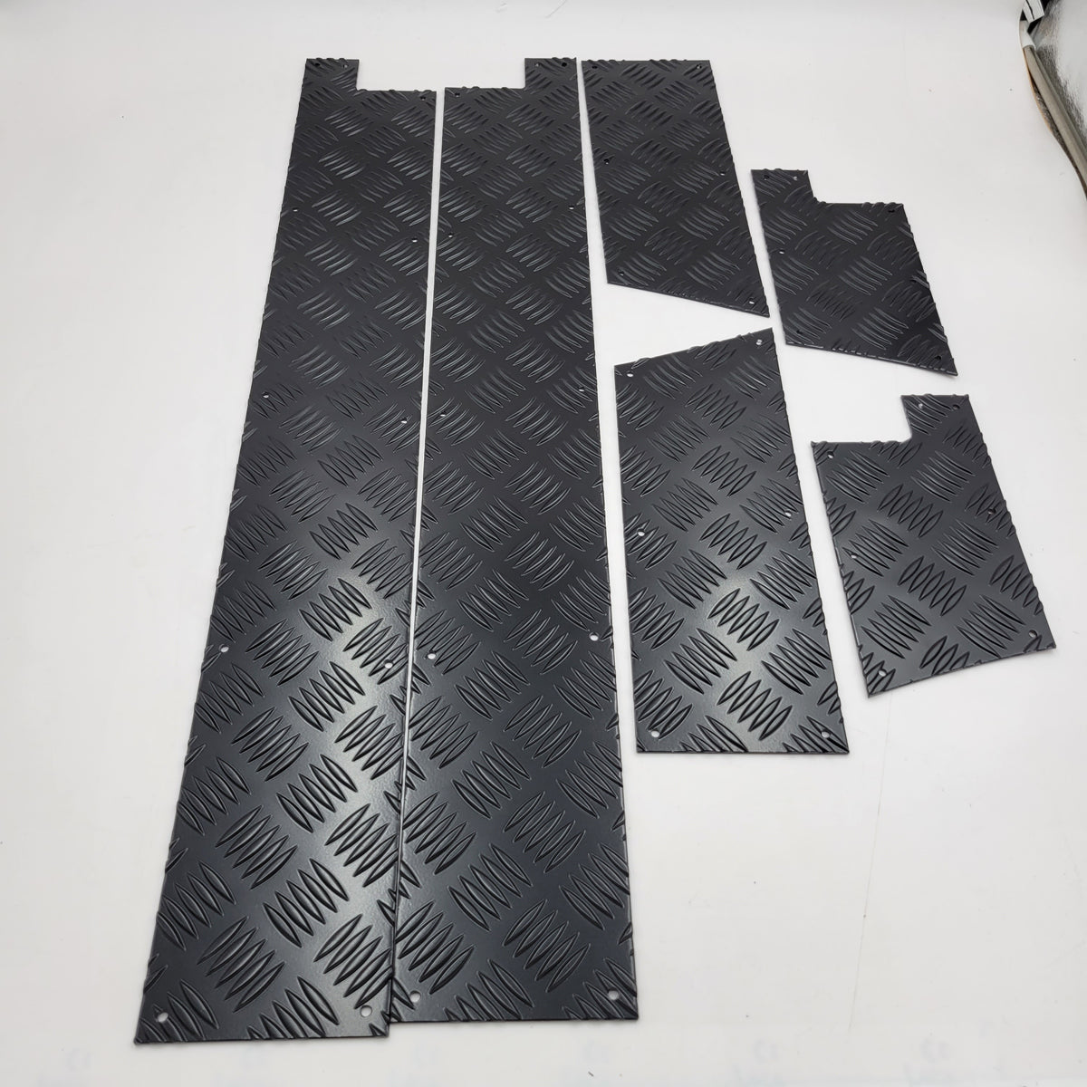 LR DEFENDER 90" CHEQUER PLATE FOR LOWER OUTER DOORS IN BLACK 3MM LR565B-3