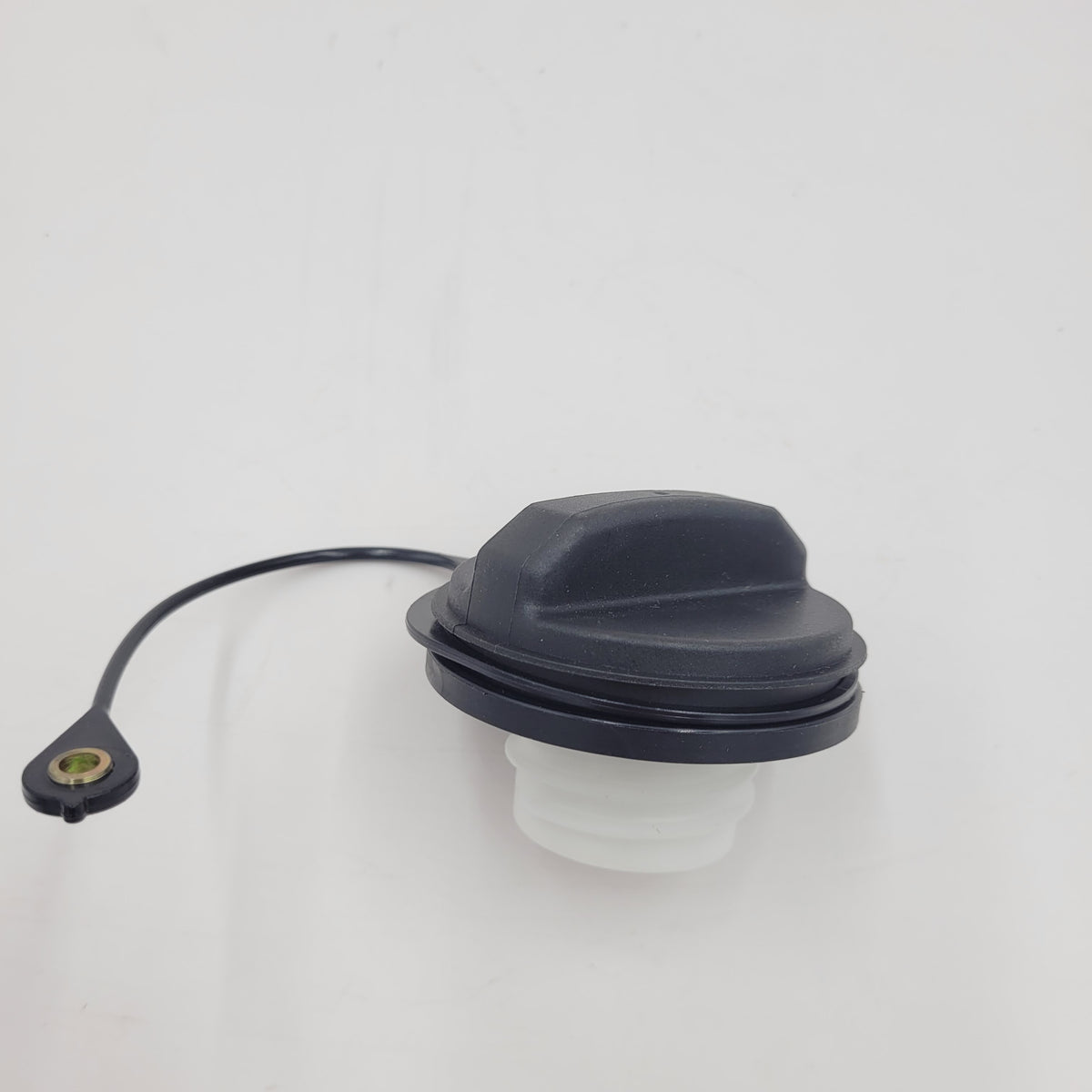 LR DISCOVERY II RR P38 Fuel Filler Cap WLD500100