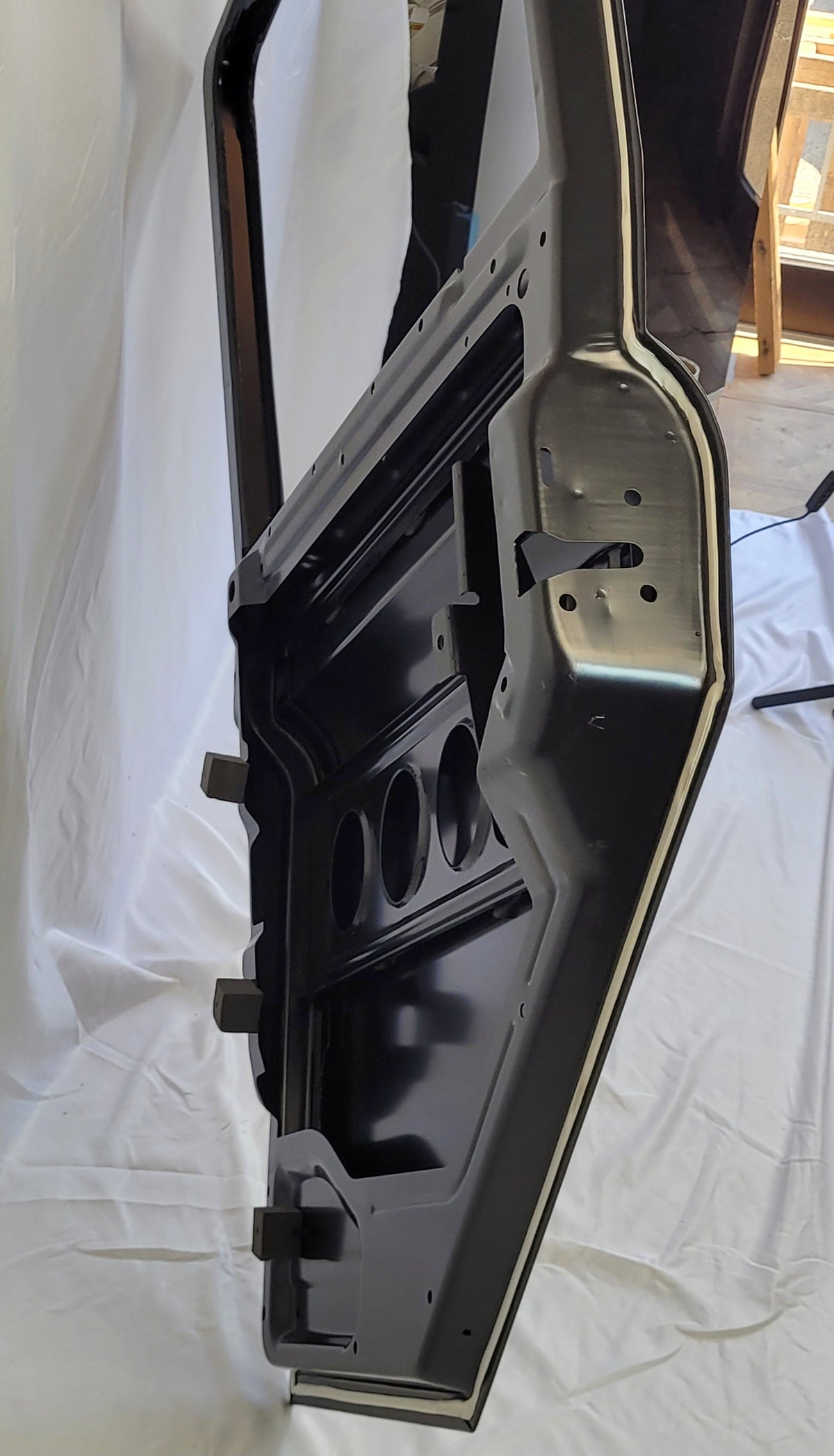 LAND ROVER DEFENDER PUMA REAR DOOR DEFENDER SECOND ROW DOOR LR027545 RH