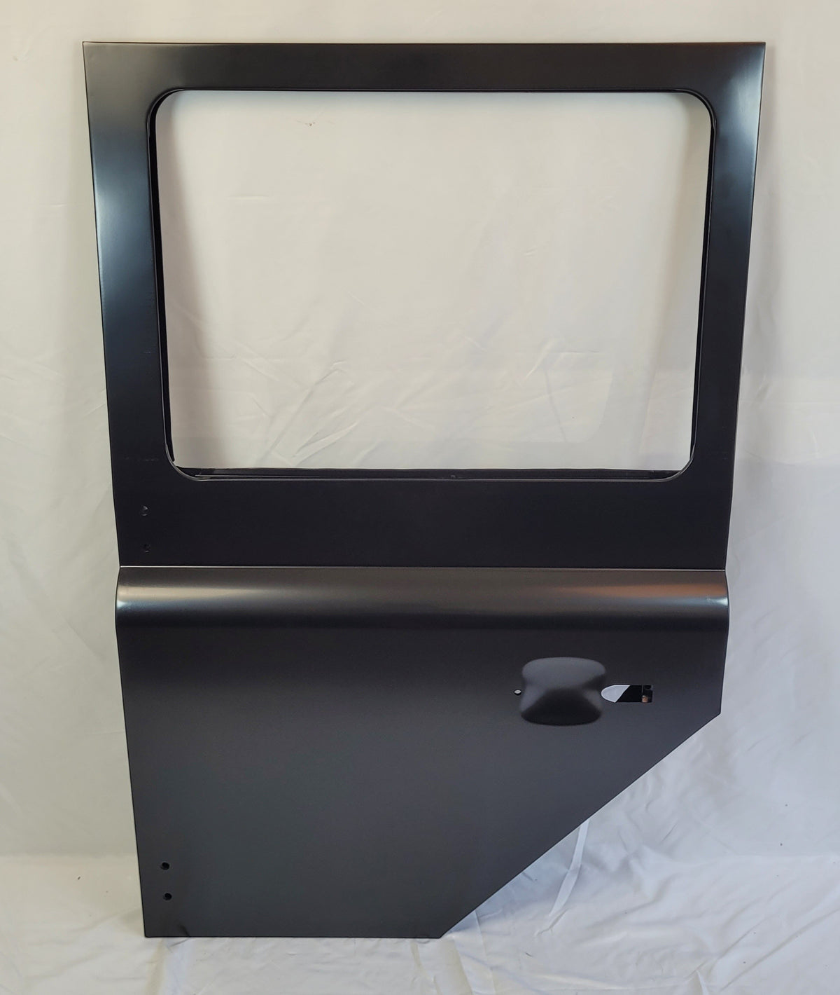 DEFENDER PUMA DOOR 2nd Row LH LR027546