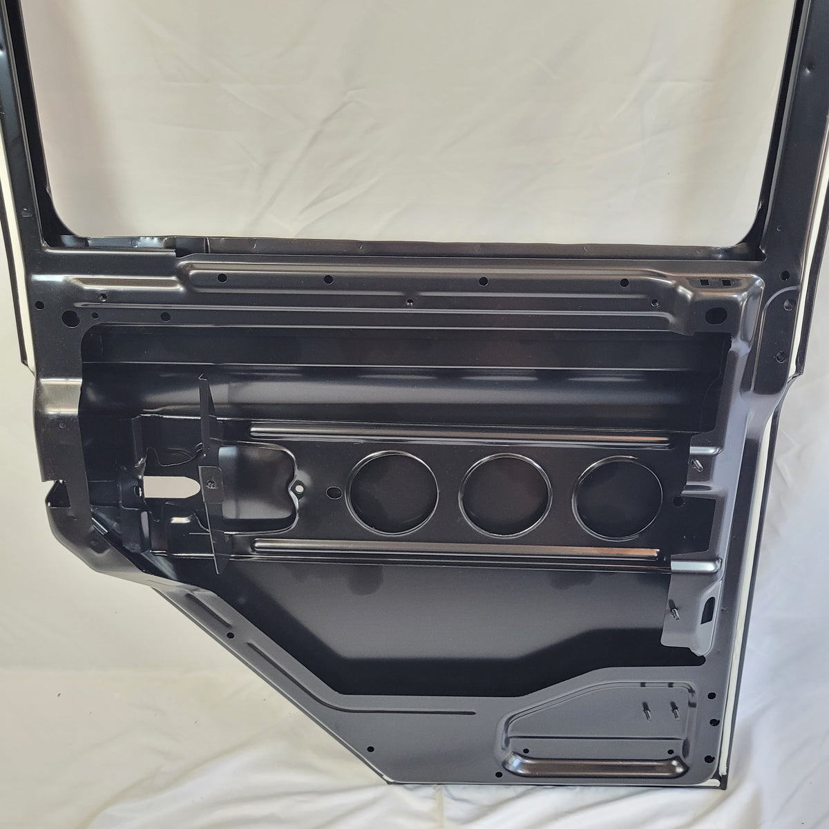 DEFENDER PUMA DOOR 2nd Row LH LR027546