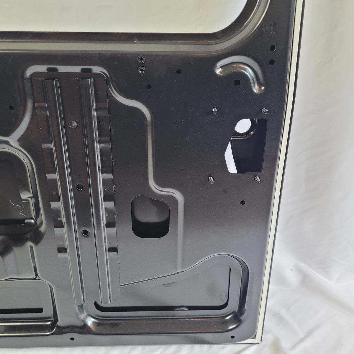 DEFENDER PUMA DOOR 2nd Row LH LR027546