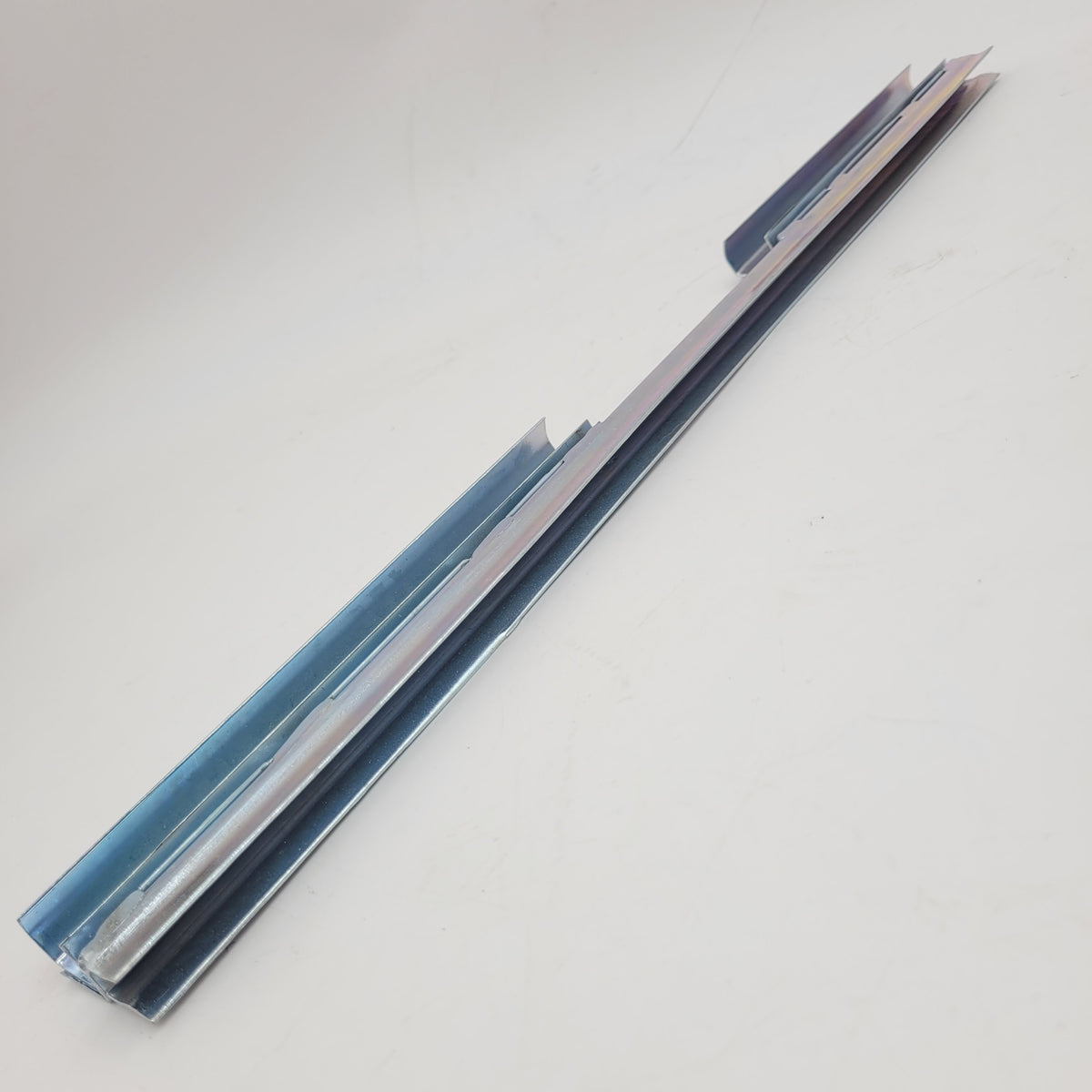 LR DEFENDER -94 Front Door Window Drop Glass Runner Channel MTC8477