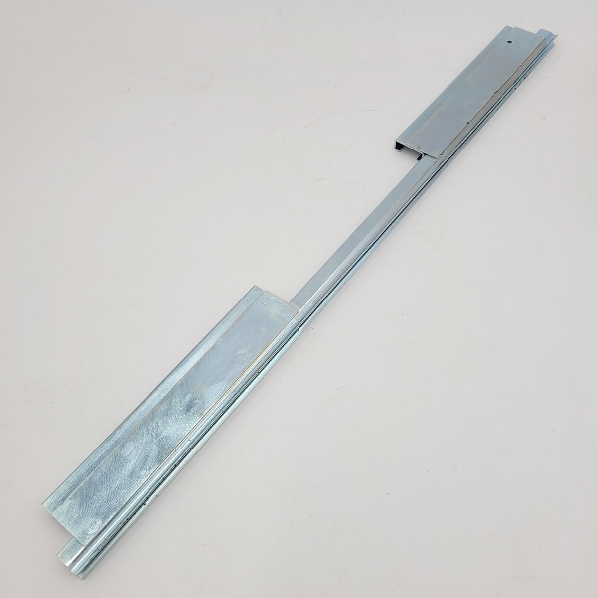 LANDROVER RANGE ROVER CLASSIC 87-91-FRONT DOOR WINDOW GLASS LIFT CHANNEL MUC2322