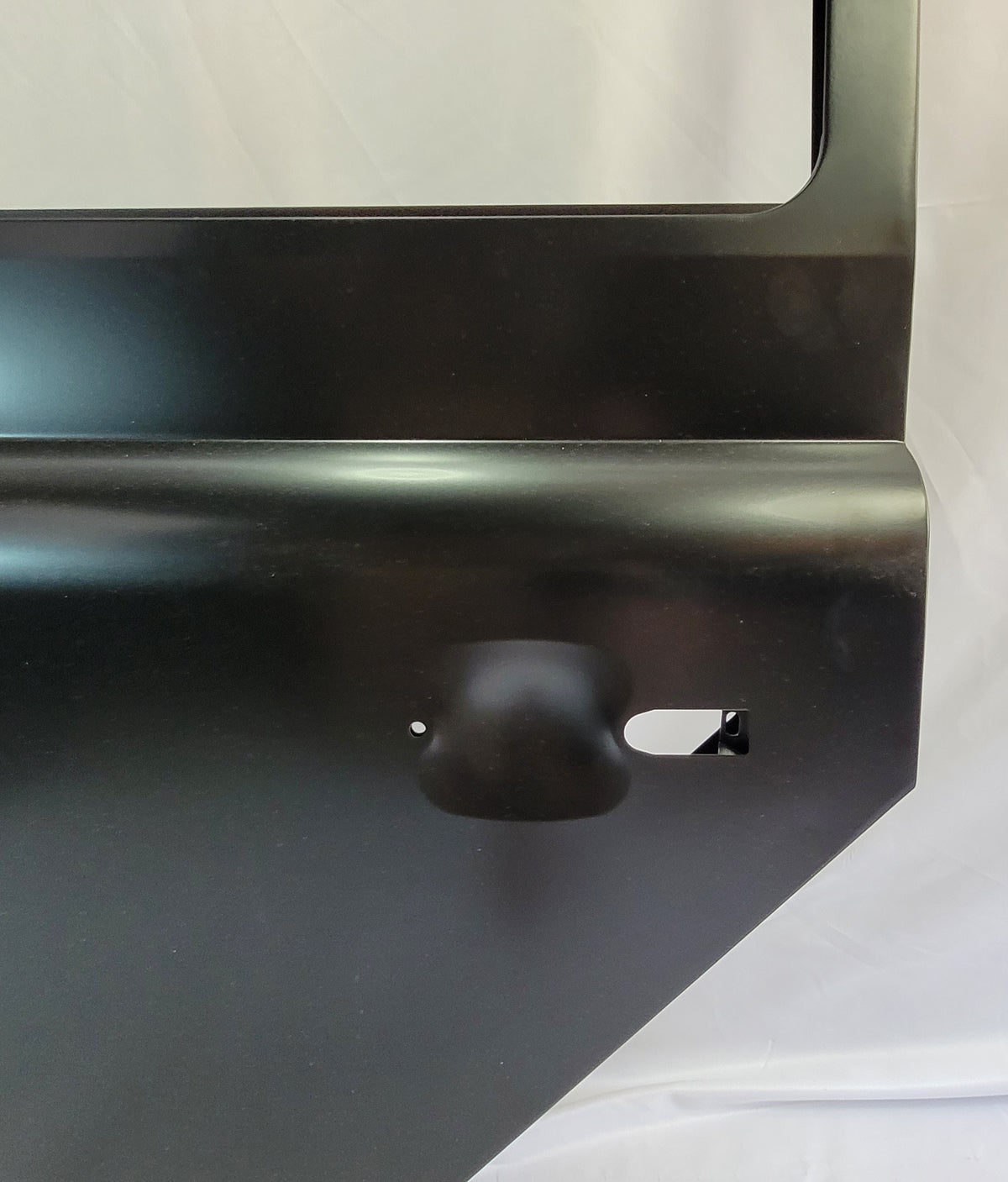DEFENDER PUMA DOOR 2nd Row LH LR027546