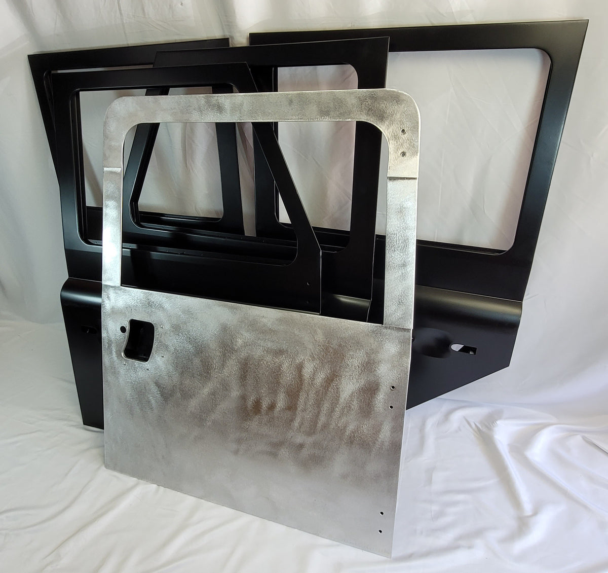 DEFENDER 2005-2016 DOOR FRONT, 2nd Row and Rear LH and RH sides (SY-LR5DDS)