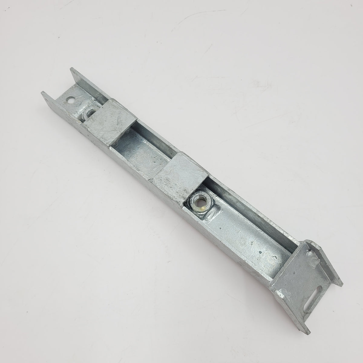 HDG REAR SEAT BELT ANCHORAGE BRACKET – LR DEFENDER 4 OR 5 DOOR YRM243