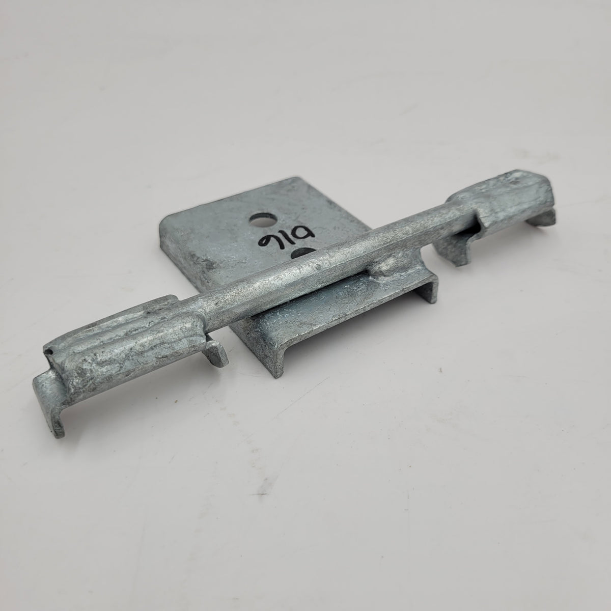 REAR EXHAUST BRACKET 1987 ONWARDS HDG – LR DEFENDER YRM016 ESR95