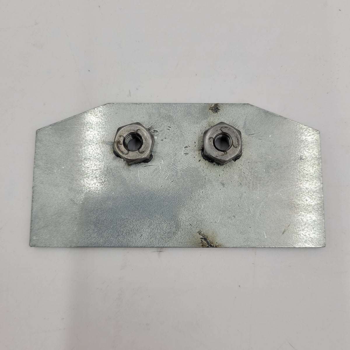 LR DEFENDER -16 FRONT & 2ND ROW DOOR LATCH STRIKER NUT PLATE YRM327 LR016667