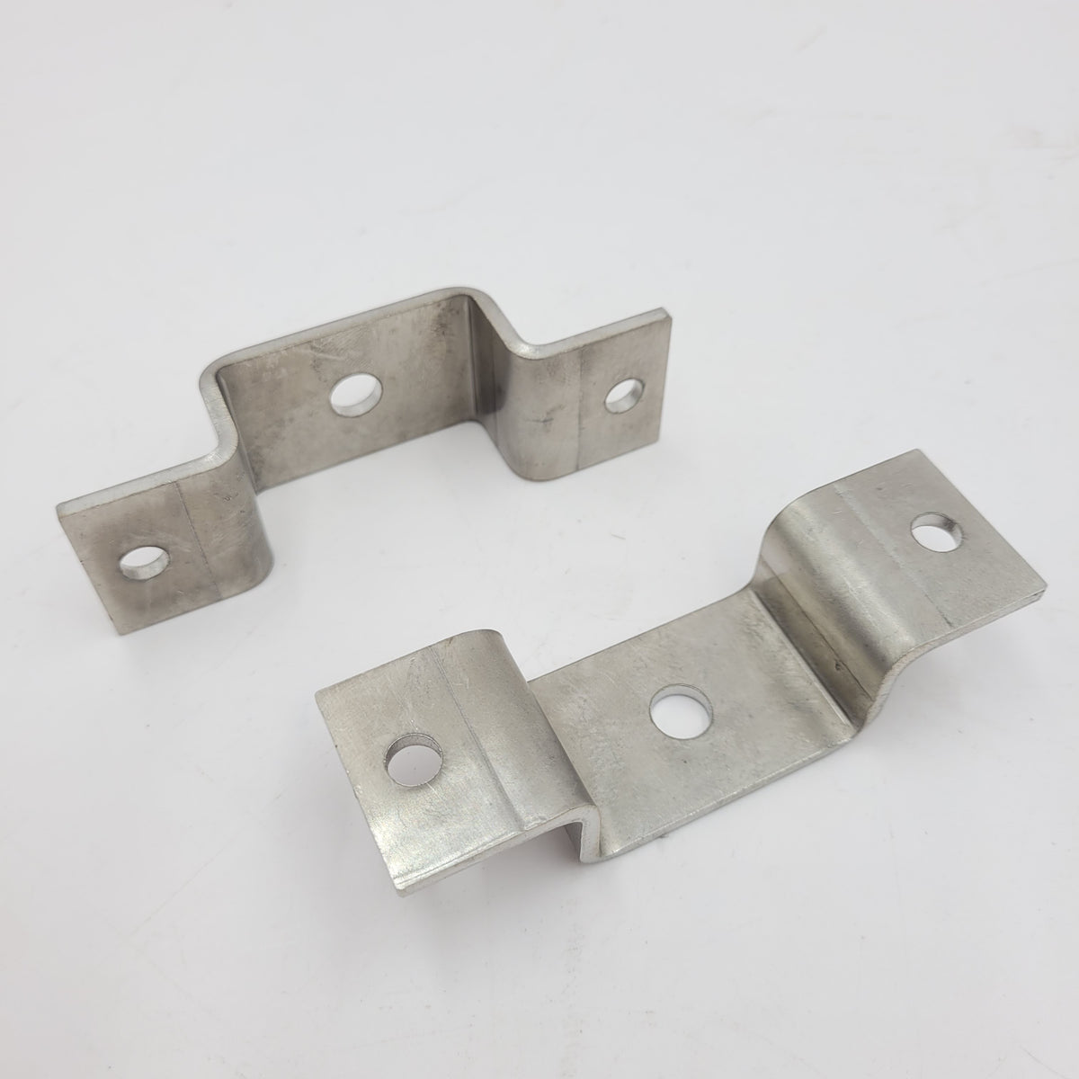 S/S REAR TAILGATE REAR TUB ROPE ANCHOR POINT (PIAR) – LR DEFENDER & SERIES 2/3 YRM1045E